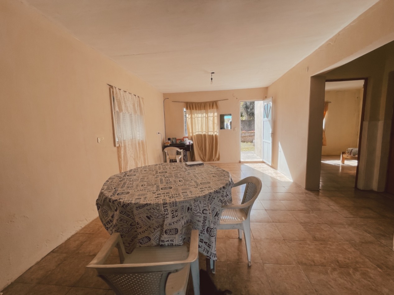 EN VENTA CASA DE DOS DORMITORIOS EN AVDA. JORGE NEWBERY Y LAS GARZAS