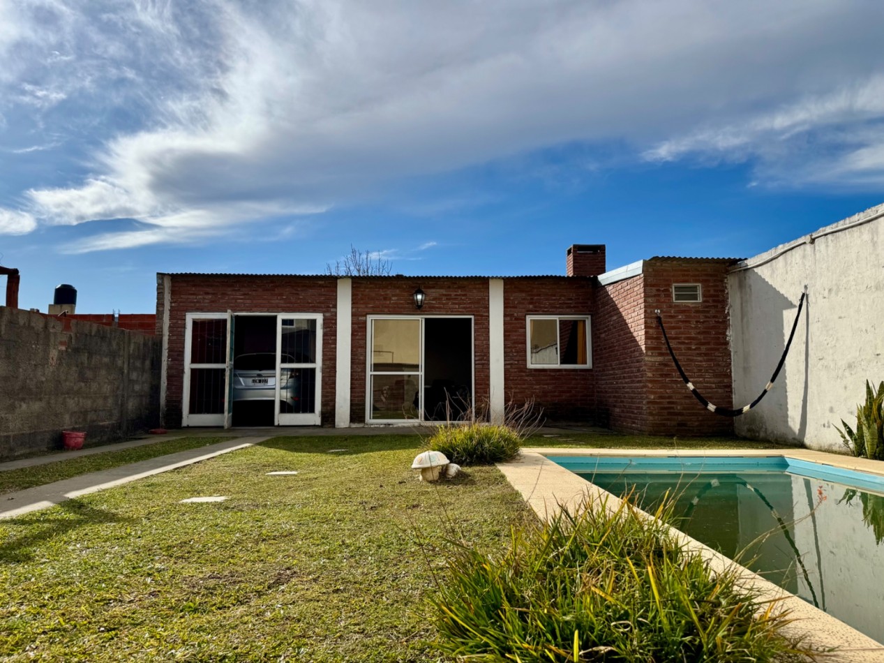 VENTA CASA DOS DORMITORIOS EN CALLE SANTA MARIA