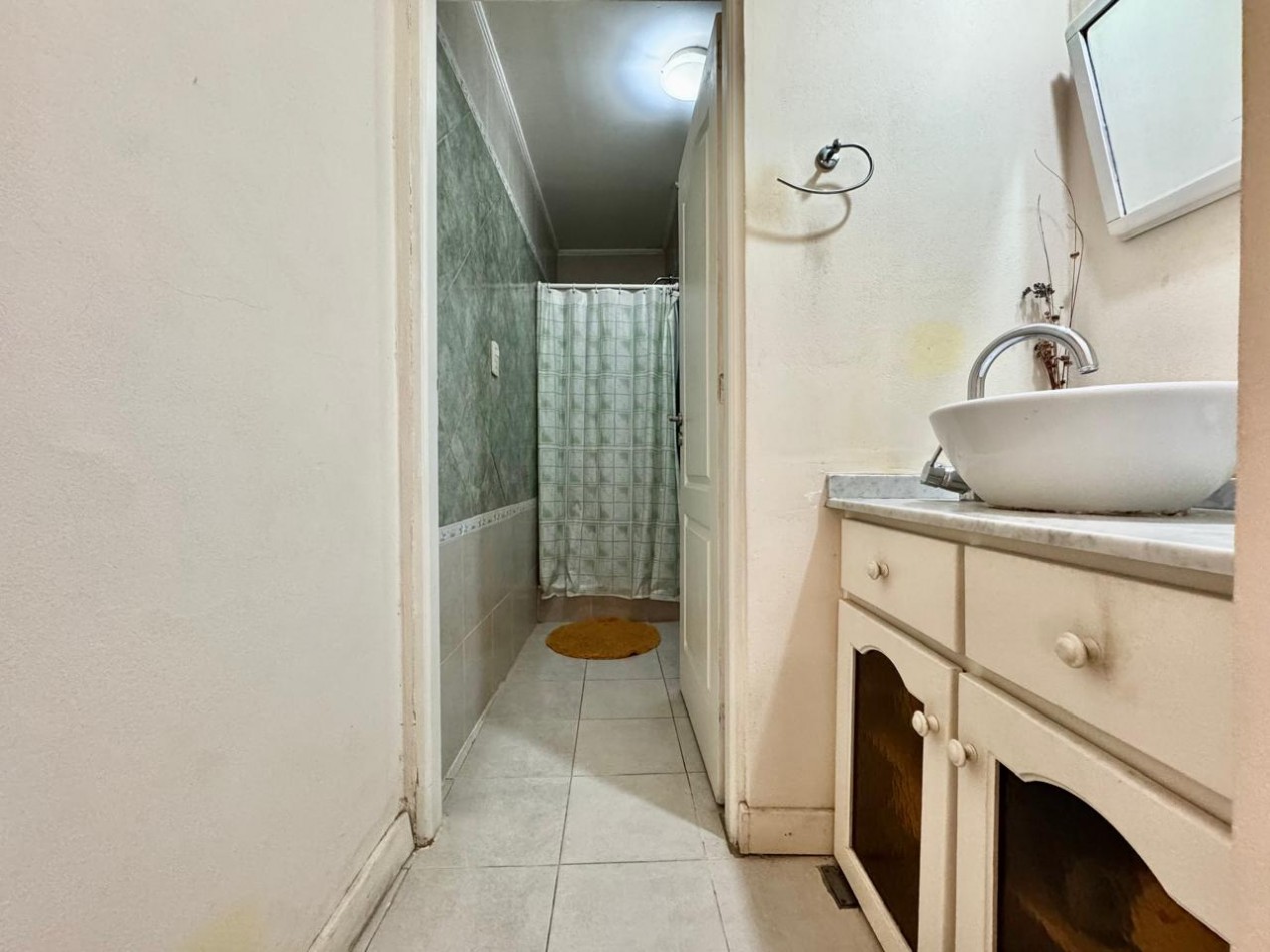 VENTA CASA 3 DORMITORIOS COCHERA Y PATIO ZONA LA TOMA