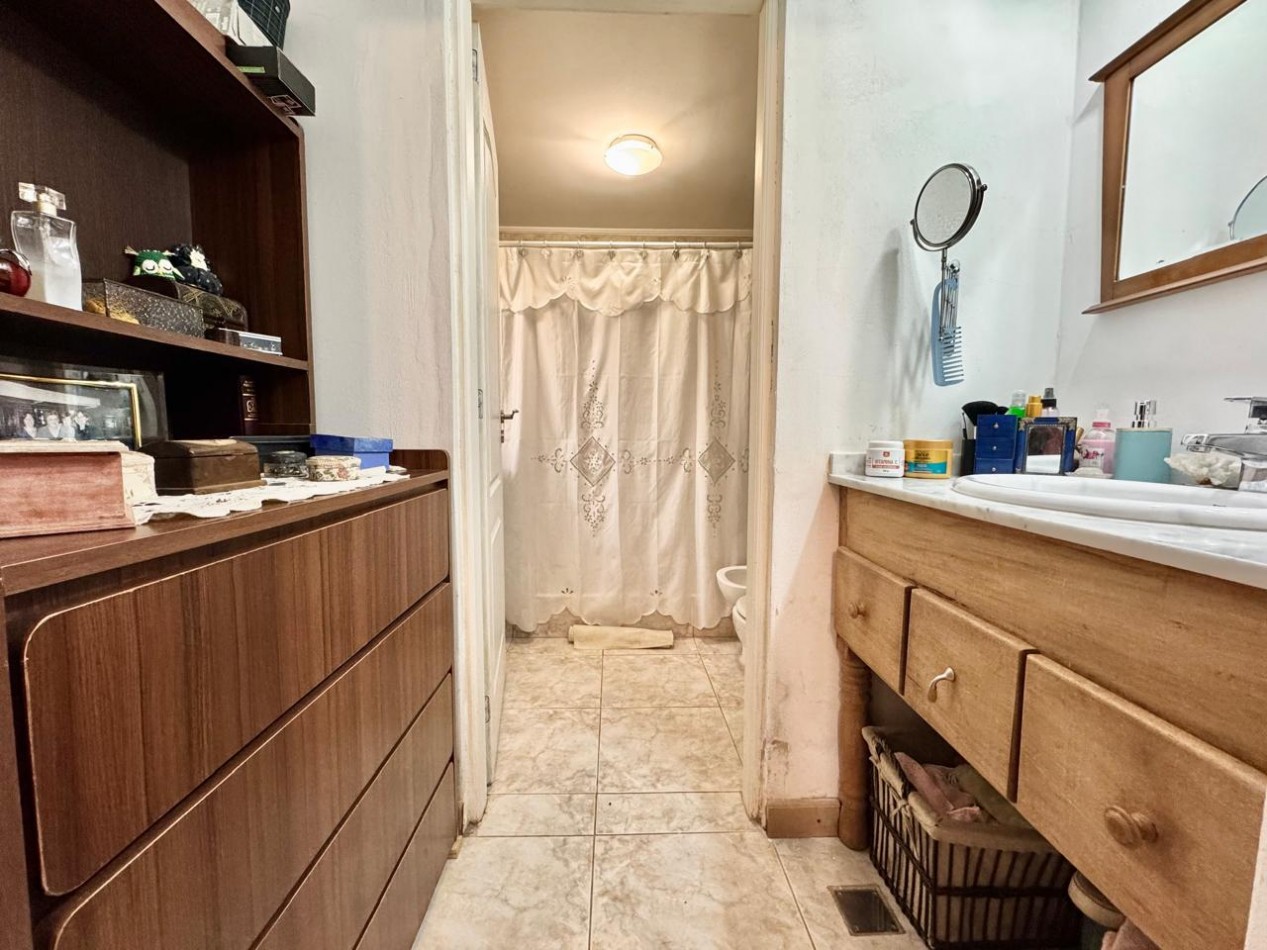 VENTA CASA 3 DORMITORIOS COCHERA Y PATIO ZONA LA TOMA