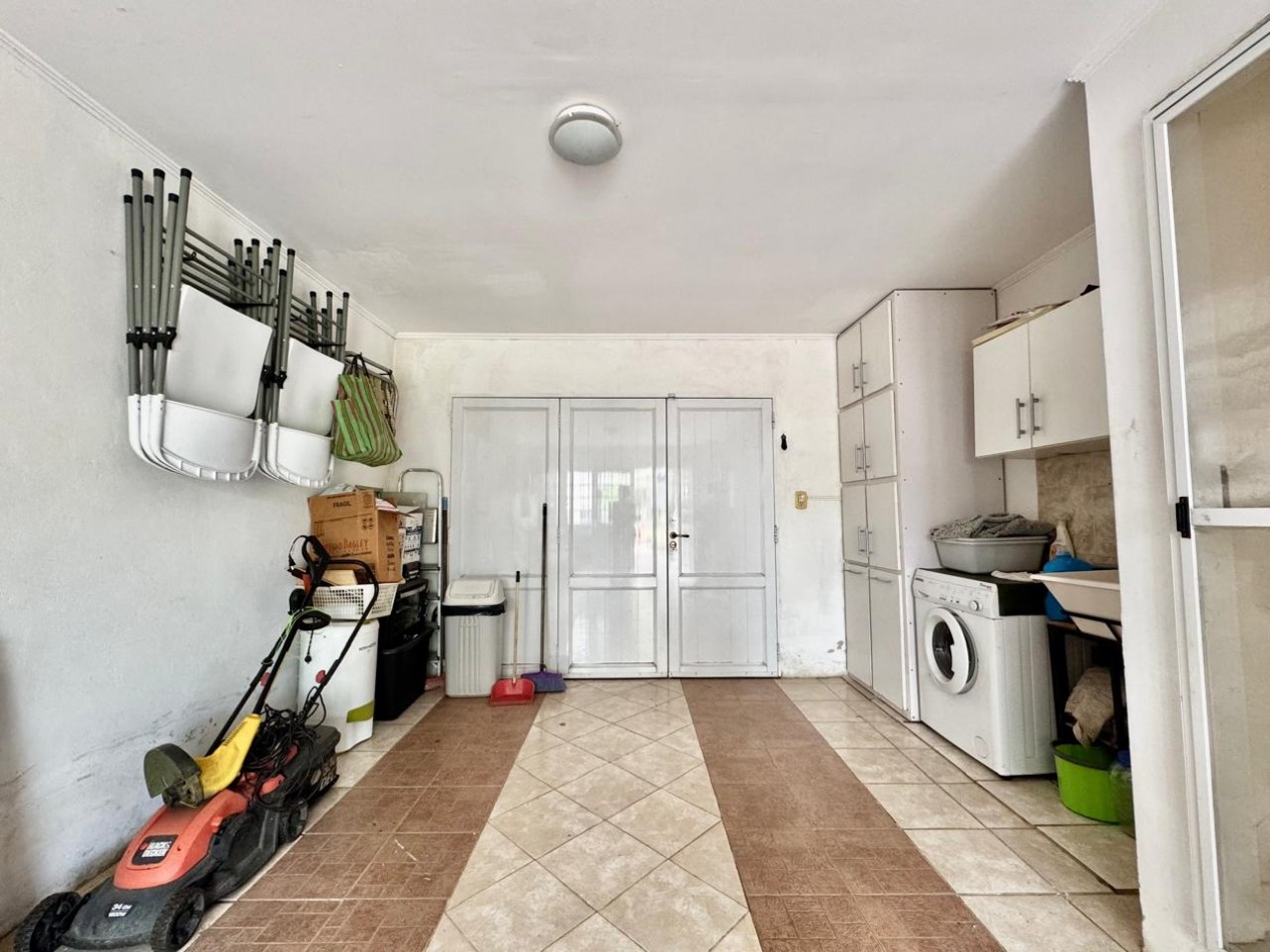 VENTA CASA 3 DORMITORIOS COCHERA Y PATIO ZONA LA TOMA