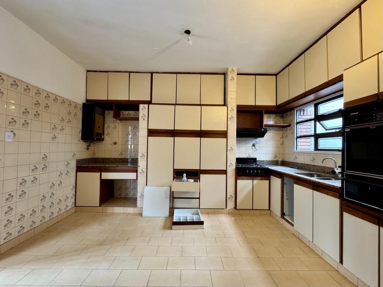 ALQUILER PLANTA ALTA 4 HABITACIONES ANDRES PAZOS Y SAN JUAN