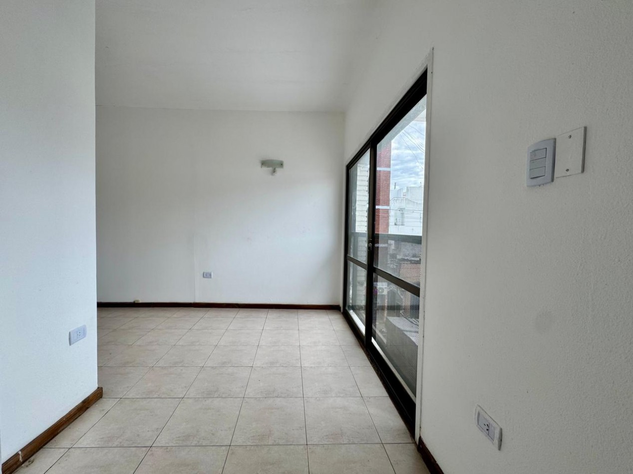 ALQUILER PLANTA ALTA 4 HABITACIONES ANDRES PAZOS Y SAN JUAN