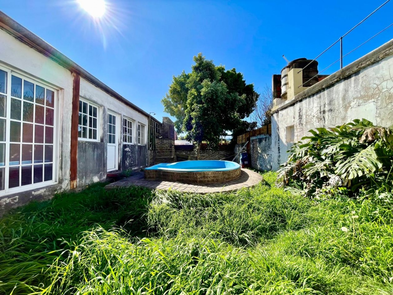 VENTA CASA 2 DORMITORIOS A REFACCIONAR 