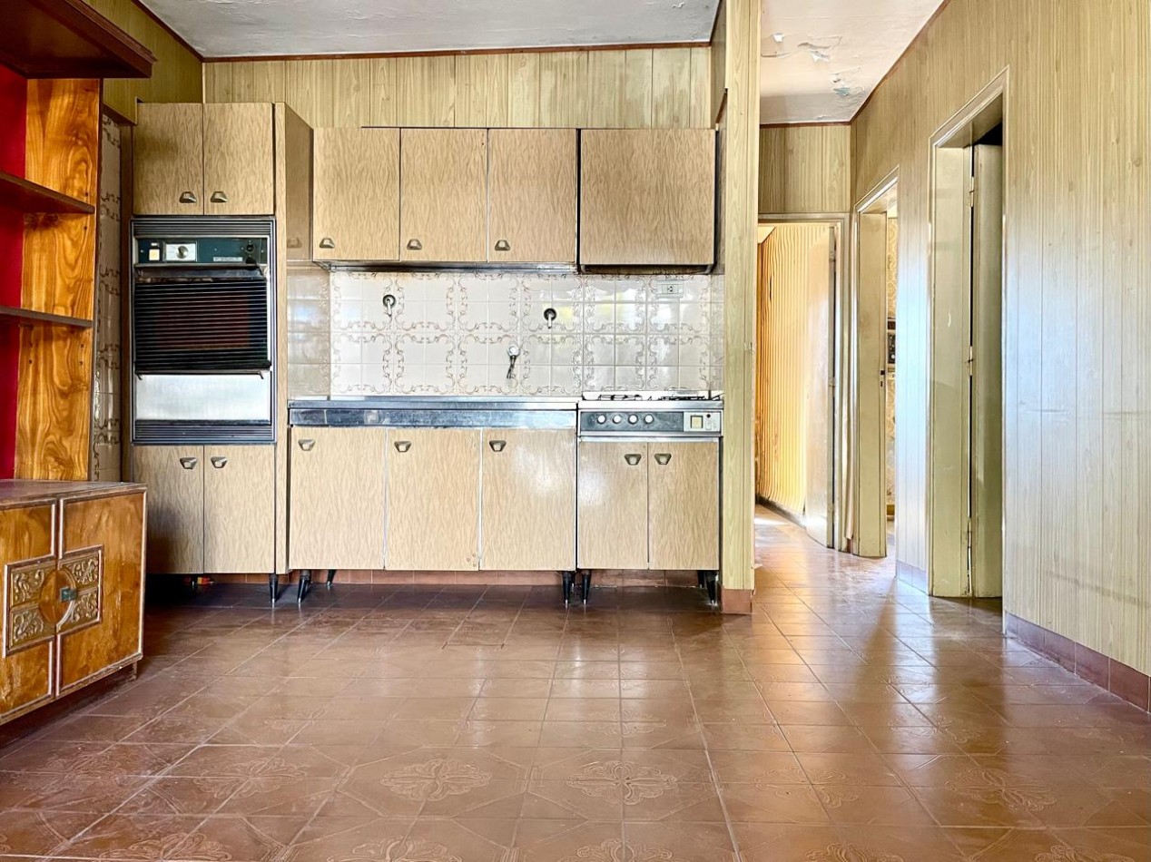 VENTA CASA 2 DORMITORIOS A REFACCIONAR 