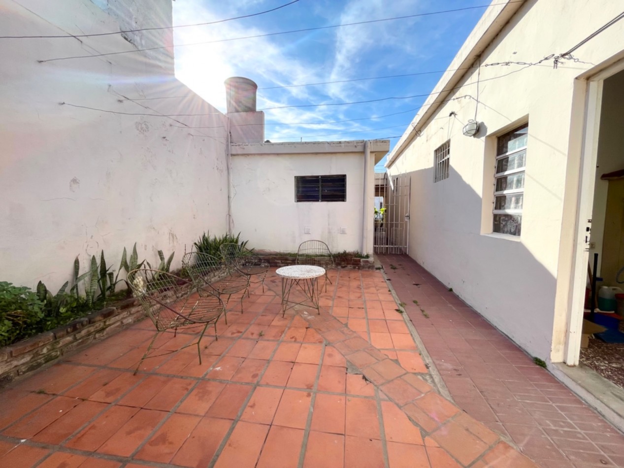 VENTA CASA EN ESQUINA MEDUS Y LEONIDAS ECHAGUE
