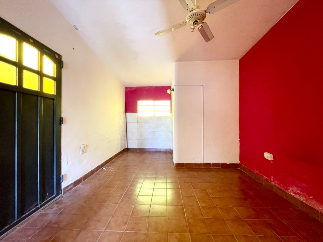 VENTA CASA EN ESQUINA MEDUS Y LEONIDAS ECHAGUE