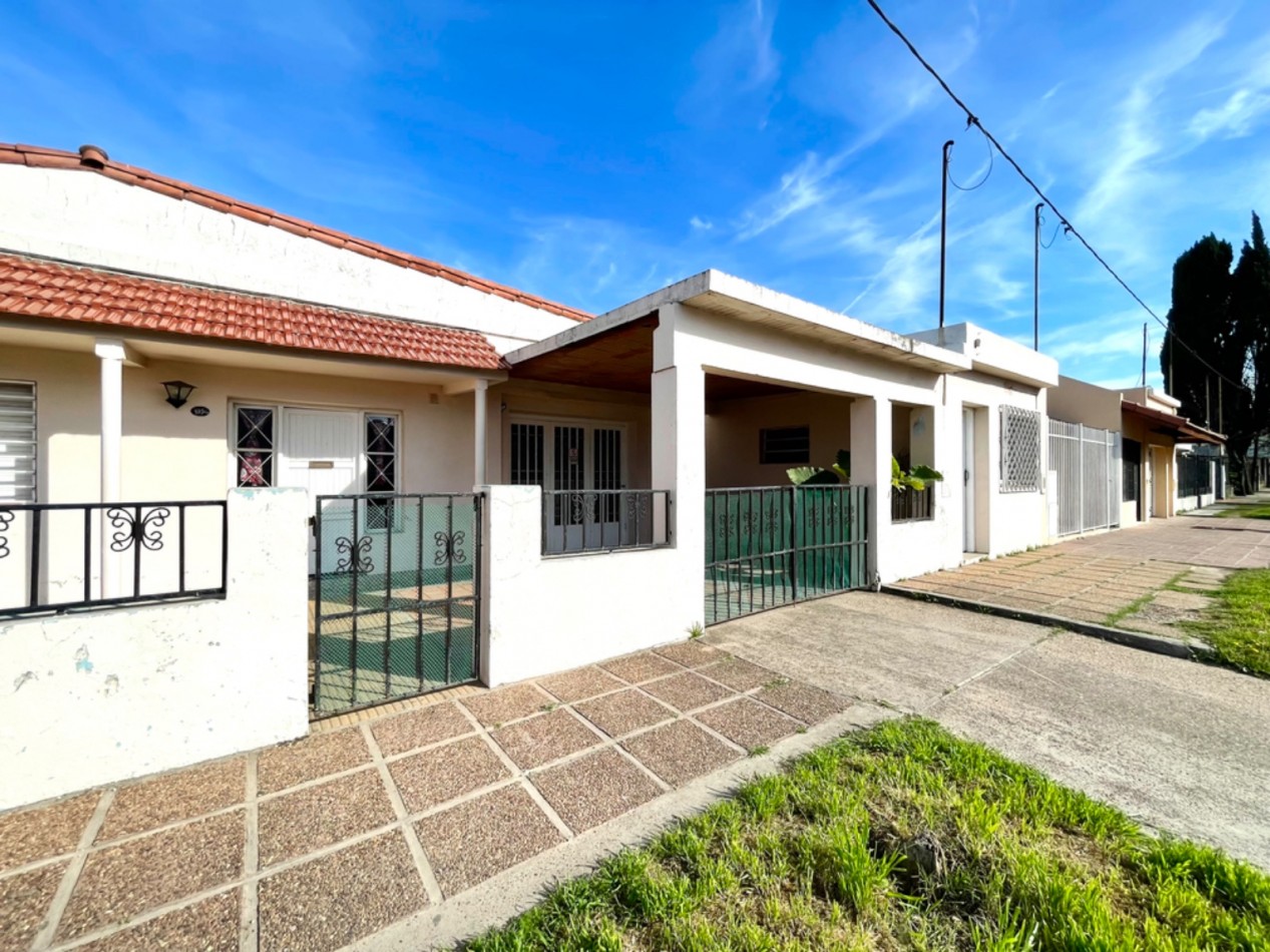 VENTA CASA EN ESQUINA MEDUS Y LEONIDAS ECHAGUE