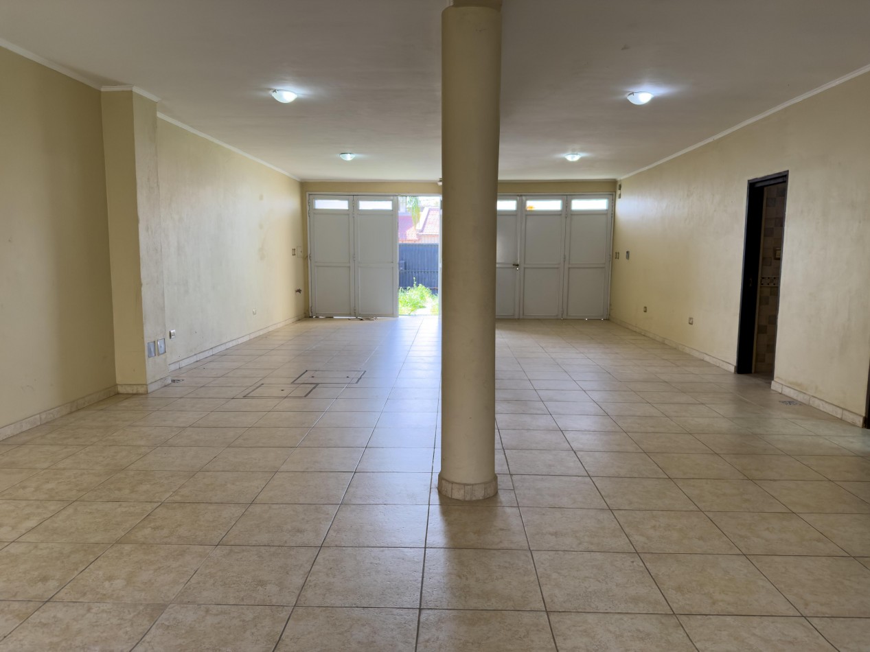 VENTA CASA 4 HABITACIONES, 4 COCHERAS, 4 BAÑOS Y PATIO ZONA CRISTO