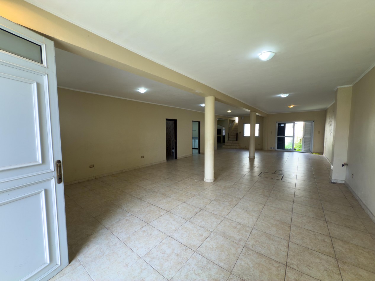 VENTA CASA 4 HABITACIONES, 4 COCHERAS, 4 BAÑOS Y PATIO ZONA CRISTO