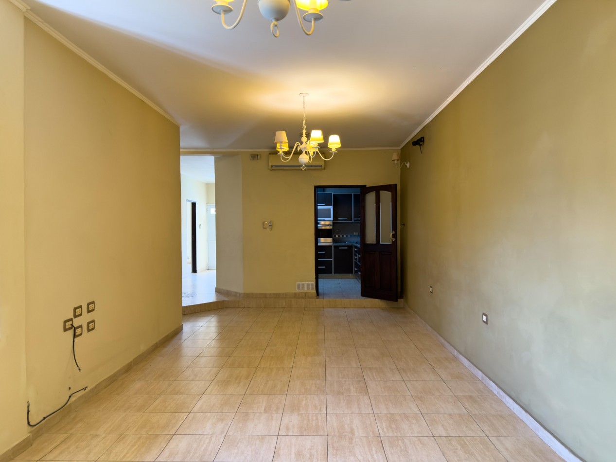 VENTA CASA 4 HABITACIONES, 4 COCHERAS, 4 BAÑOS Y PATIO ZONA CRISTO