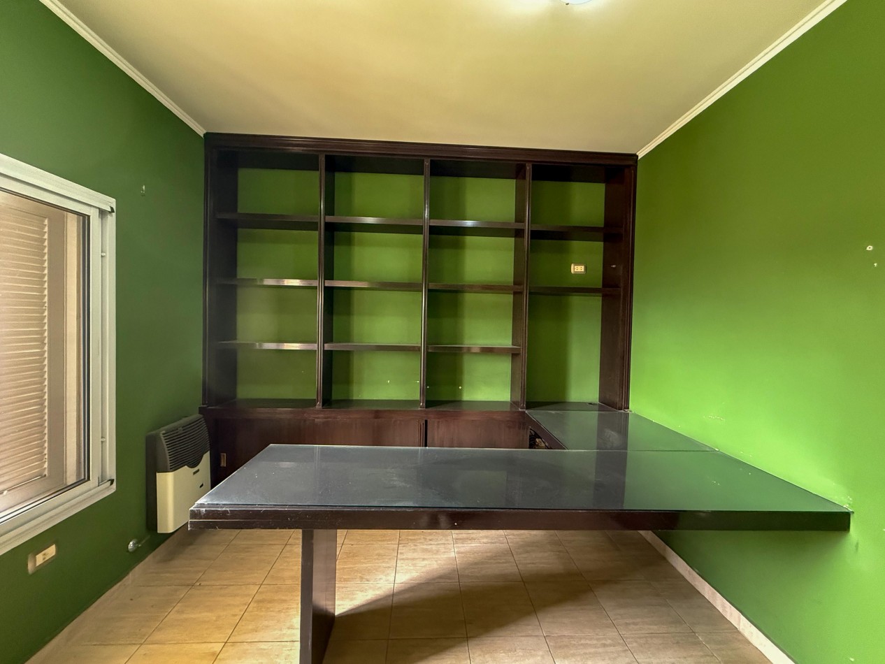 VENTA CASA 4 HABITACIONES, 4 COCHERAS, 4 BAÑOS Y PATIO ZONA CRISTO