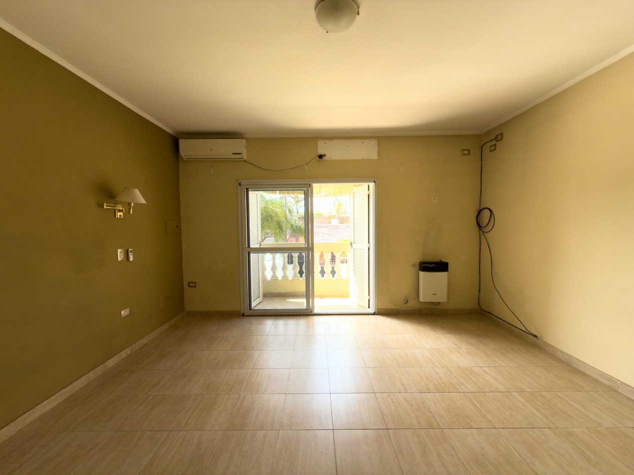 VENTA CASA 4 HABITACIONES, 4 COCHERAS, 4 BAÑOS Y PATIO ZONA CRISTO