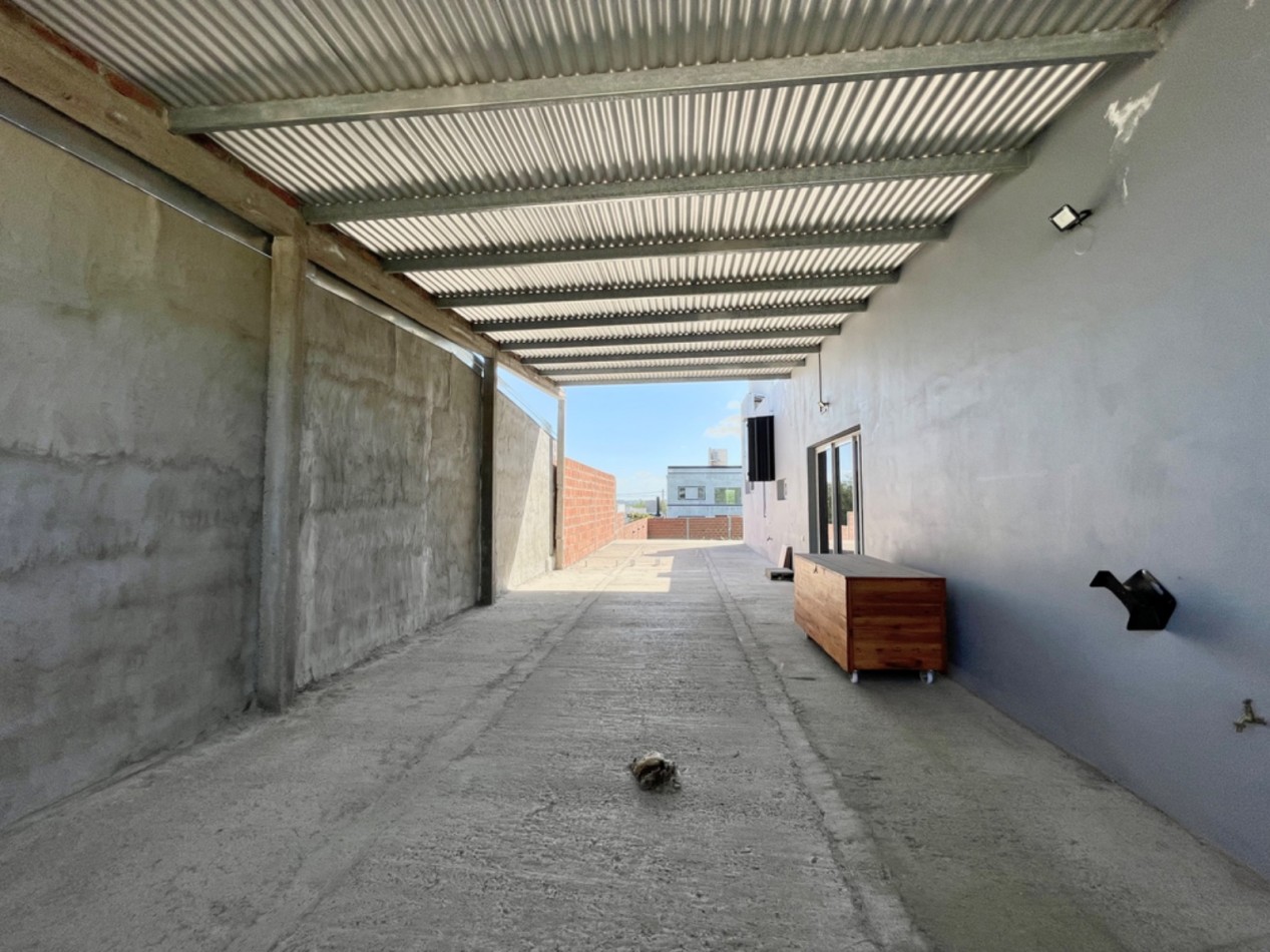 VENTA CASA QUINTA - ORO VERDE FRENTE AL INTA