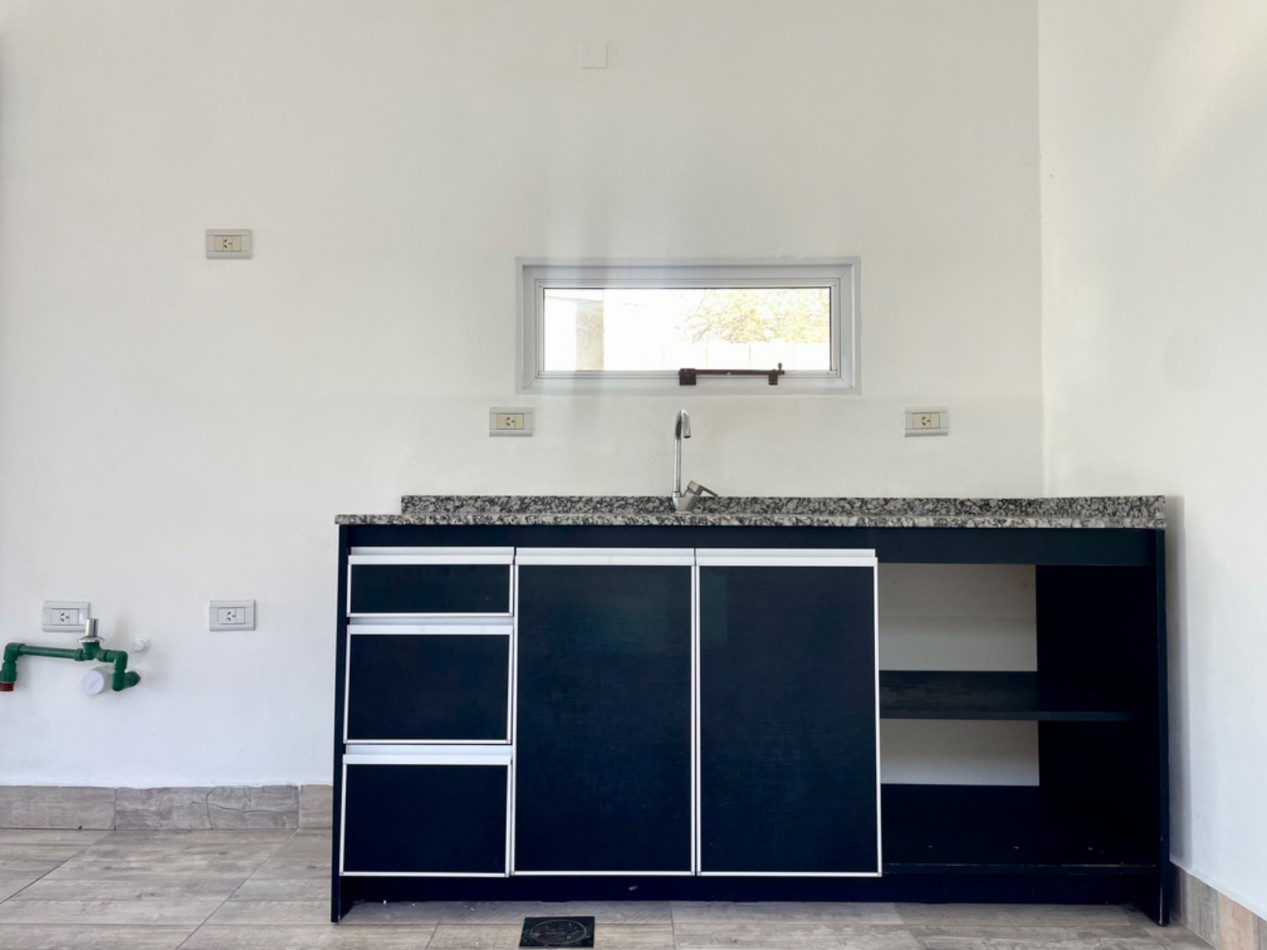 VENTA CASA QUINTA - ORO VERDE FRENTE AL INTA