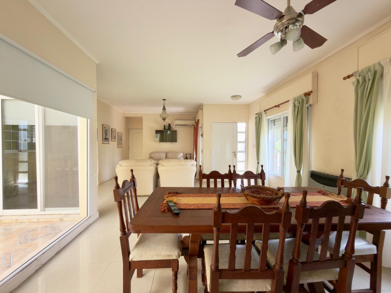 VENTA CASA 3 DORMITORIOS COCHERA Y PATIO ZONA LA TOMA