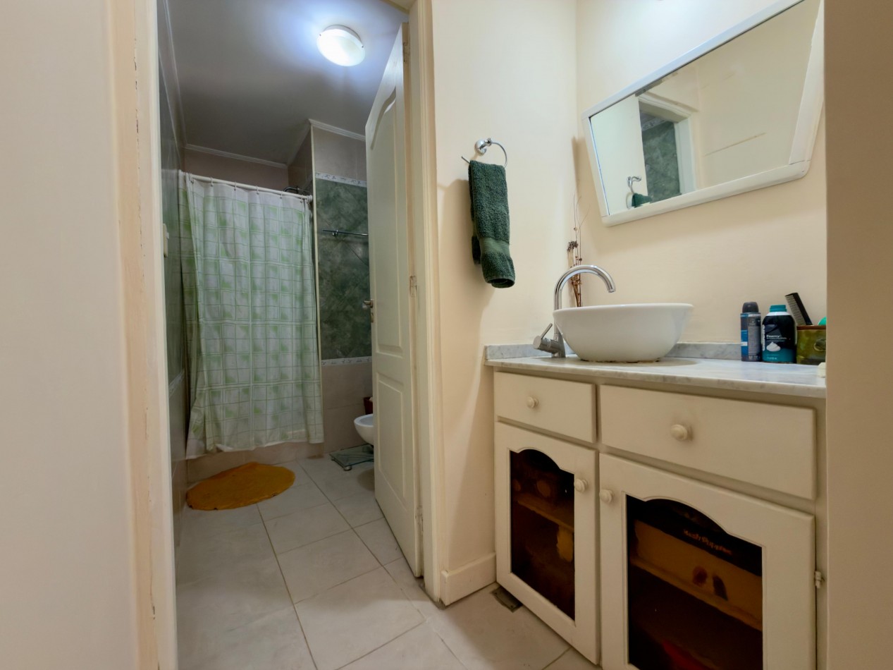 VENTA CASA 3 DORMITORIOS COCHERA Y PATIO ZONA LA TOMA