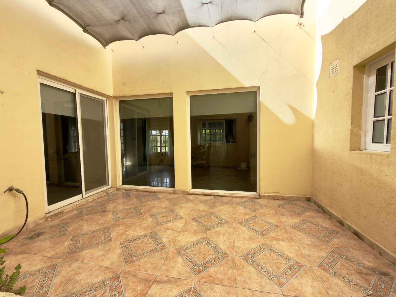 VENTA CASA 3 DORMITORIOS COCHERA Y PATIO ZONA LA TOMA